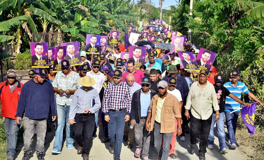 Precandidato a diputado Carlos Alberto realiza multitudinarios recorridos por toda la Provincia Espaillat